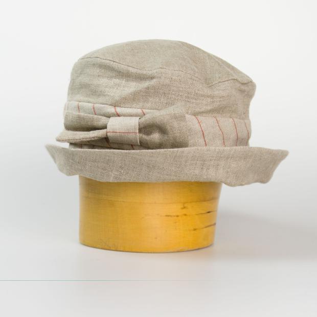 Dámsky ľanový klobúk zdobený mašľou