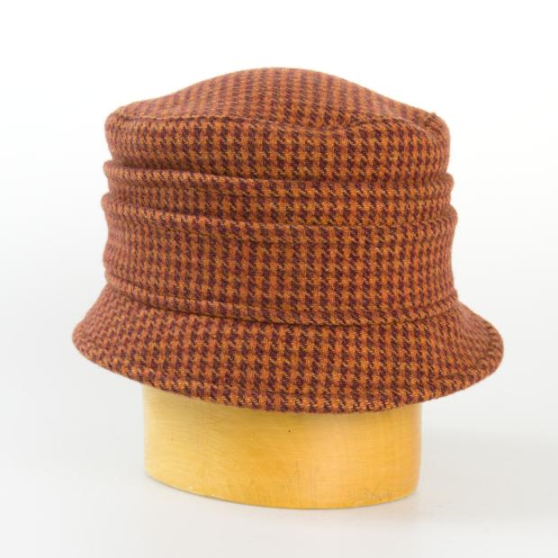 Dámsky vlnený klobúk