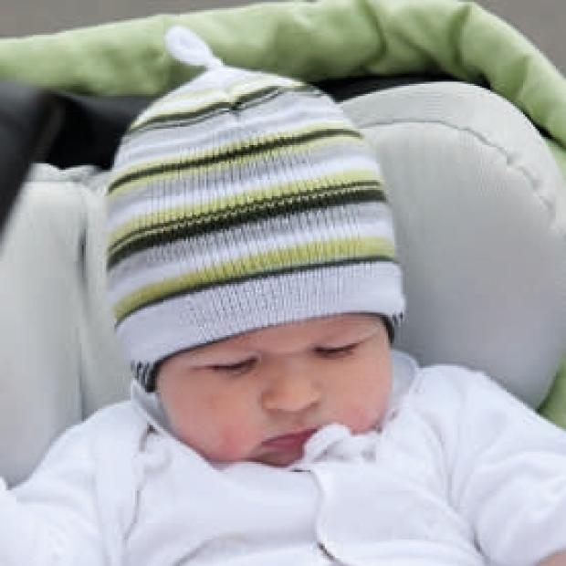 Detská pletená čiapočka na zaväzovanie