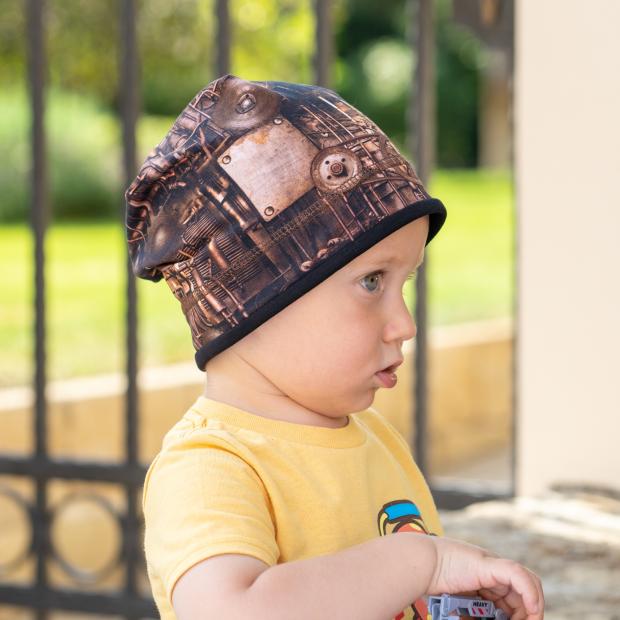 Detská úpletová čiapka s paspulkou a potlačou 