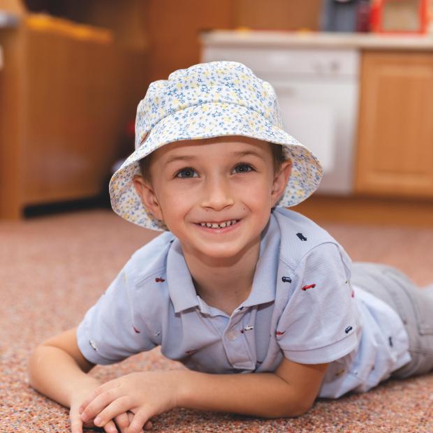 Detský bavlnený klobúk s potlačou hviezdy