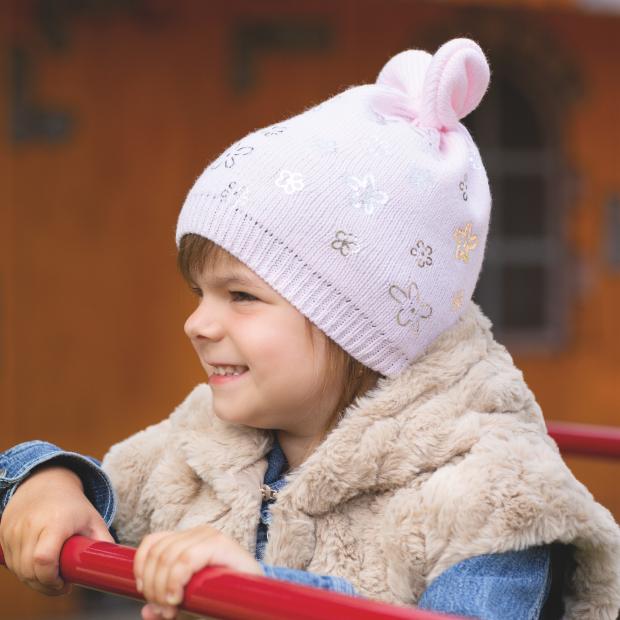 Dievčenská pletená čiapka s uškami