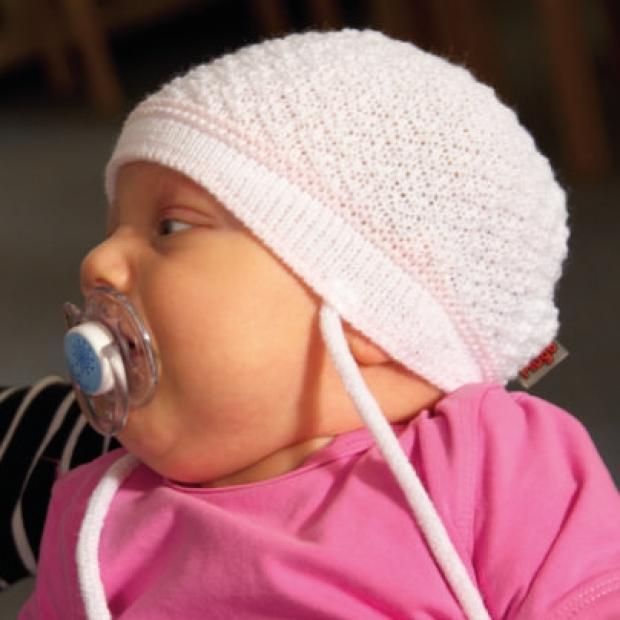 Dojčenská pletená čiapočka so zaväzovaním